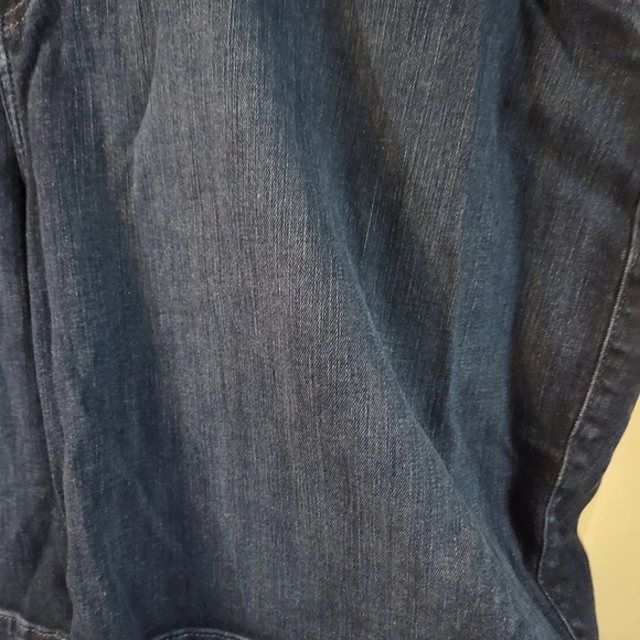 Lane Bryant Dark Wash Denim Bermuda Shorts in Size 28 - Picture 6 of 12